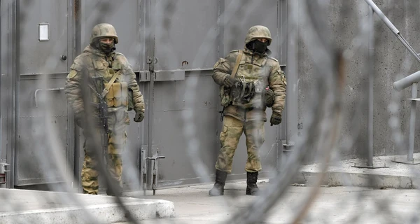 Россияне ограждают подъезды к Запорожской АЭС, готовясь к обороне  