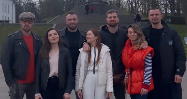 Украинские актеры на могиле Шевченко зачитали 