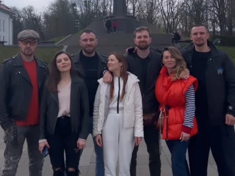 Українські актори на могилі Шевченка зачитали 