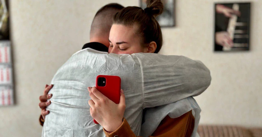 Девушка, потерявшая отца и сестру после российского обстрела Запорожья, попросила о помощи
