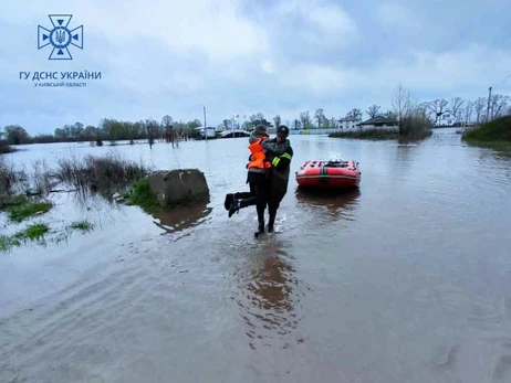 Большая вода: из Киевской и Черкасской областей начали эвакуировать людей
