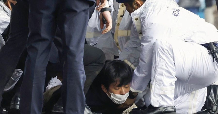 Японец бросил взрывчатку во время предвыборного выступления премьера
