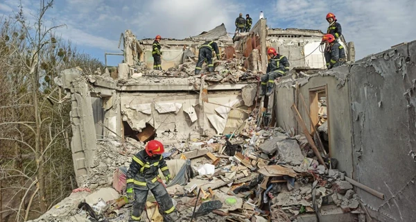 В Славянске количество погибших достигло 13: из-под завалов достали тело женщины