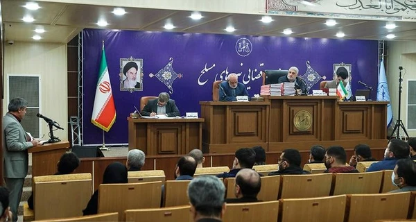 Десять иранских военных приговорили к тюремным срокам за сбитый самолет 