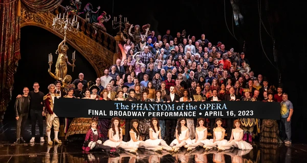 На Бродвеї востаннє зіграли мюзикл «Привид опери», що йшов з 1988 року