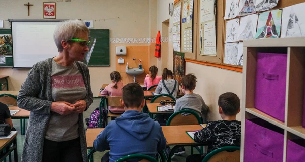 Чем удивили польские школы: месса вместо уроков, а двойка - балл проходной