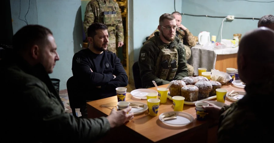 Владимир Зеленский посетил передовые позиции украинских защитников в Авдеевке