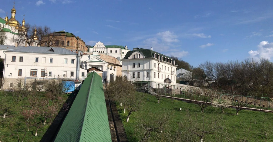 Комиссия Минкульта сломала замки в Киево-Печерской лавре, чтобы продолжить работу