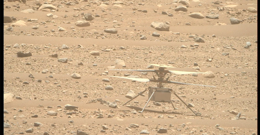 Марсохід Perseverance показав вертоліт Ingenuity після п'ятдесяти польотів на Марсі