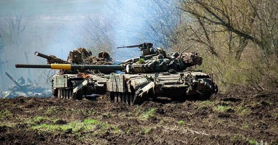 Генштаб: ЗСУ знищили два склади боєприпасів РФ і відбили понад 40 атак на Донбасі