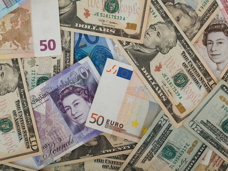 Що робити з доларом прямо зараз: 5 «валютних» порад економіста
