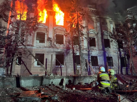 РФ ударила по многоэтажке Николаева, есть погибшие и раненые
