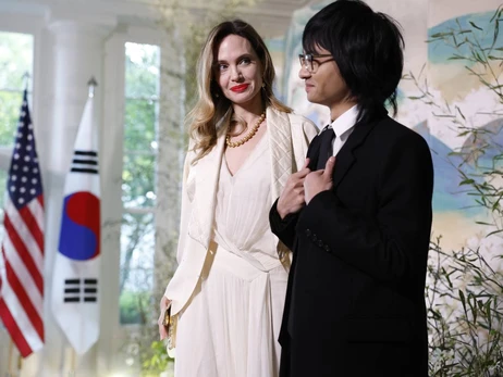 Анджелина Джоли вместе с сыном посетила Белый дом