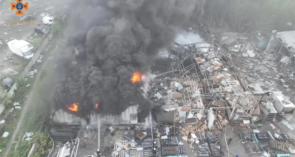 В Днепре из-под завалов спасли женщину