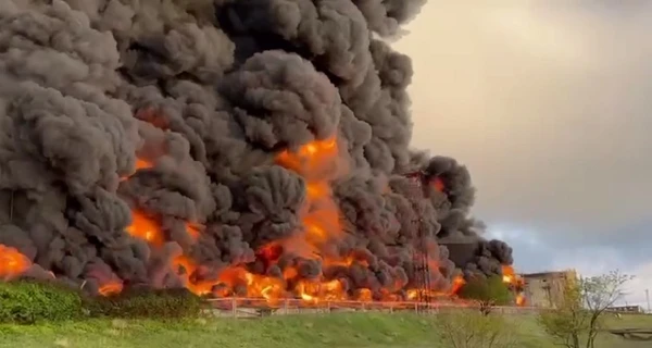 Севастополь охватил масштабный пожар - горит нефтебаза