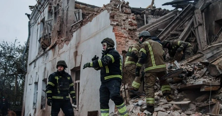 Войска РФ накрыли ночью огнем Запорожскую, Харьковскую и Херсонскую области - есть жертвы