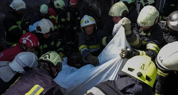  В Умани завершили поисково-спасательную операцию после обстрела РФ: 23 погибших