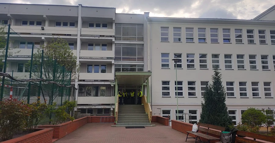 В Варшаве отобрали школу у посольства России и вернули ее городу