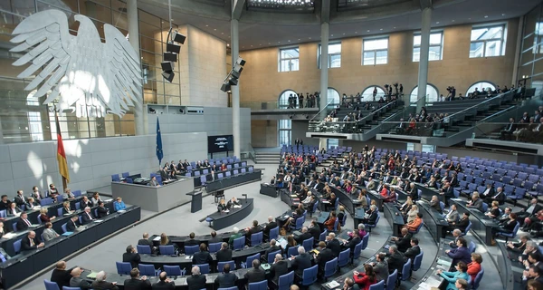 В Бундестаге в трех партиях коалиции заявляют об угрозе вмешательства РФ в европейские выборы в 2024 году