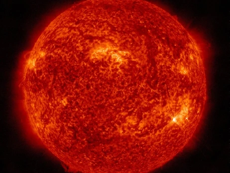 На Солнце произошла вспышка, из-за которой могут возникнуть сильные магнитные бури