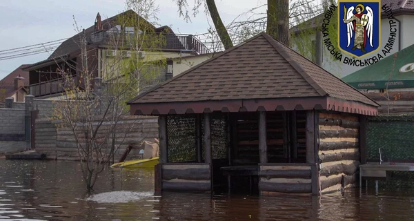 В Киеве продолжает расти уровень воды в Днепре