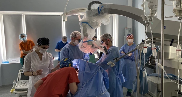 Львовские нейрохирурги впервые выполнили операцию на мозге с пробуждением пациента