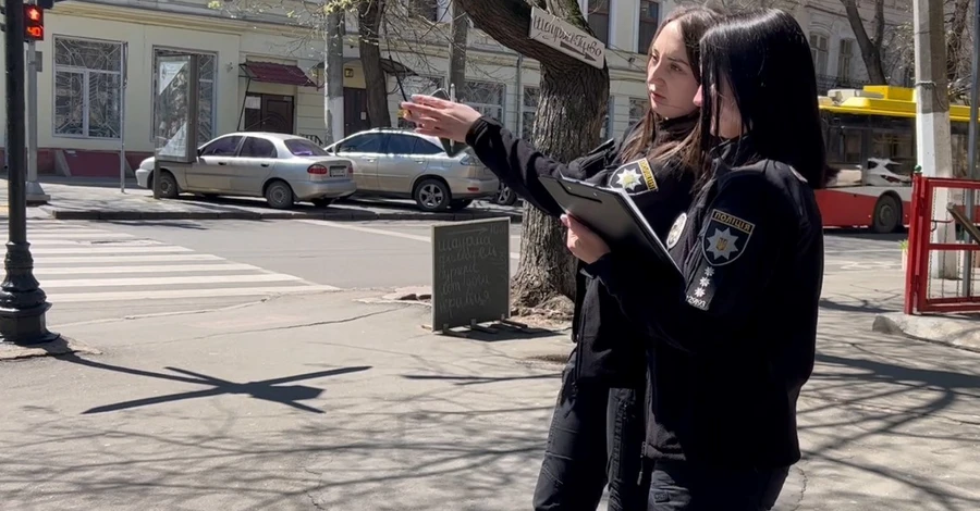 В Одесі заарештували жінку, яка змушувала 9-річного сина жебракувати