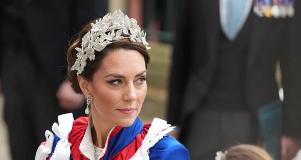Кейт Миддлтон надела на коронацию Чарльза III сережки принцессы Дианы и отказалась от тиары