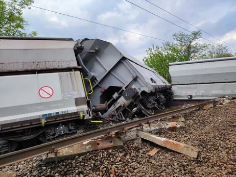 Из-за аварии на железной дороге в Венгрии 