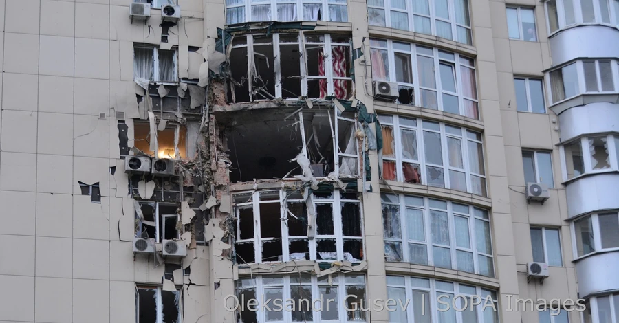 Власник постраждалої від удару київської квартири розповів, що врятувало йому життя