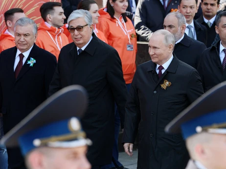 На парад до Путіна в Москву прилетіли лідери семи країн