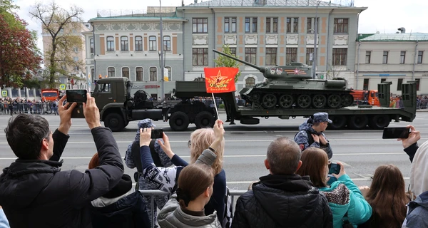 На параде в Москве показали единственный танк – советский Т-34