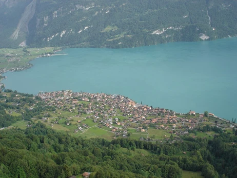 В Швейцарії село в Альпах терміново евакуюють через можливий обвал каміння