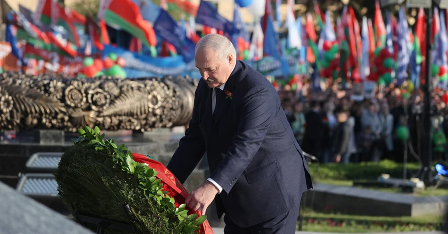 Лукашенко на тлі чуток про хворобу пропустив День прапора, герба та гімну Білорусі