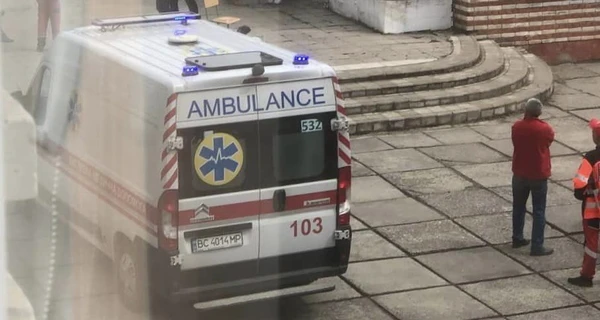 На Львовщине госпитализировали 14 школьников из-за распыленного баллона с перцовым газом