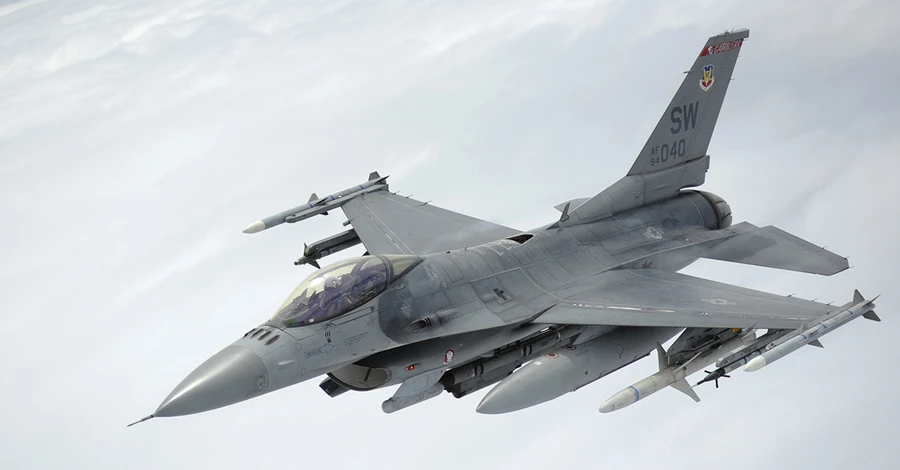 5 запитань про F-16: чому саме вони можуть стати вирішальним фактором у війні