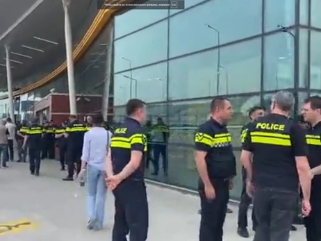 У Тбілісі протестують проти відновлення авіасполучення з Росією