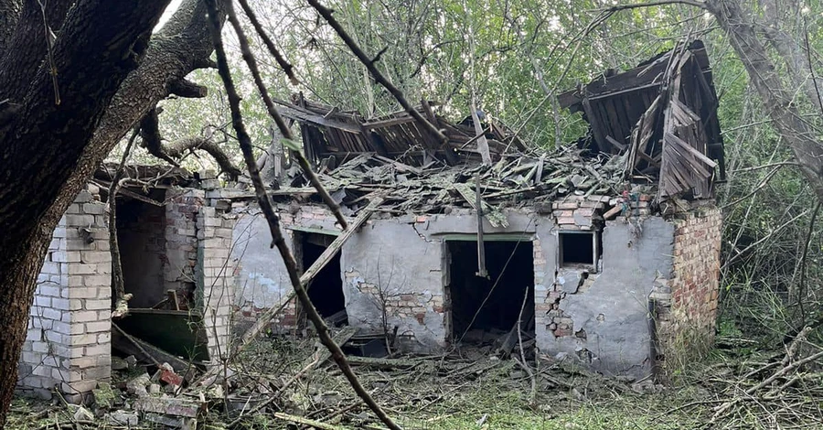 Россияне ударили ракетами по Славянску: минимум 10 домов разрушены 