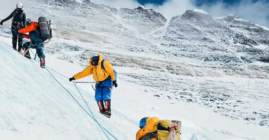 Альпинист из Одессы покорил Эверест за 26 дней