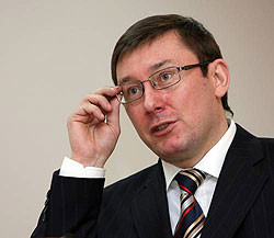 Юрий Луценко утверждает, что досрочных выборов не будет 