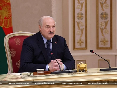 Лукашенко отреагировал на слухи о его болезни: Умирать не собираюсь, успокойтесь