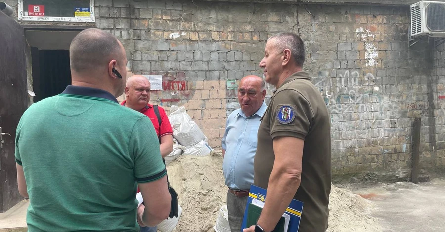 Киевлян призвали звонить по телефону 101, если укрытие не работает во время тревоги