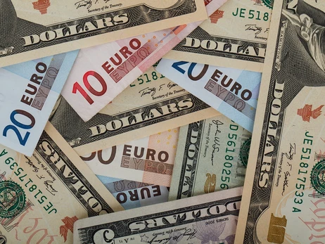 Курс валют на 25 травня: скільки коштують долар, євро та злотий