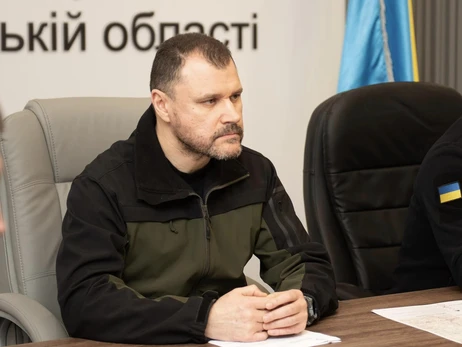 Очільник МВС анонсував відповідальність для чоловіків, які незаконно виїхали з України