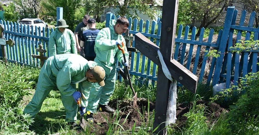 Біля Святогірська ексгумували тіла двох убитих росіянами жителів