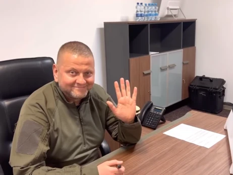 Валерий Залужный записал видео, чтобы развеять российские фейки о своем здоровье