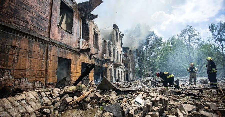 Ракетний удар по лікарні у Дніпрі: кількість постраждалих зросла до 31 особи