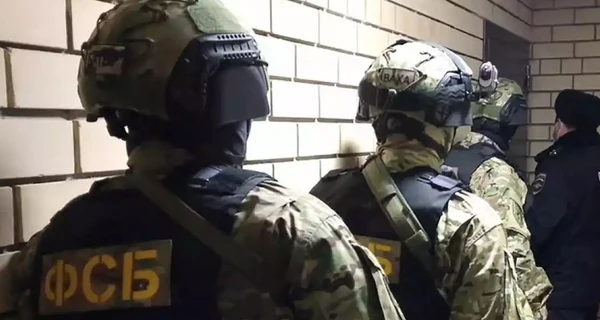 В Запорожской области ФСБ массово проводит обыски в домах украинцев