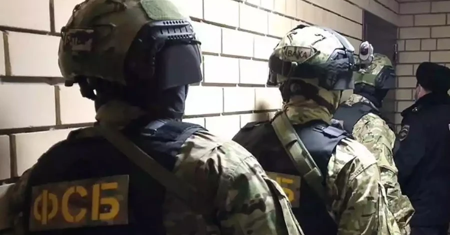 В Запорожской области ФСБ массово проводит обыски в домах украинцев
