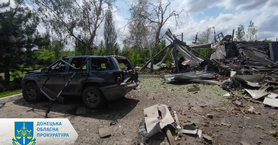 Россияне сбросили авиабомбы на Торецк: один погибший, 8 раненых 